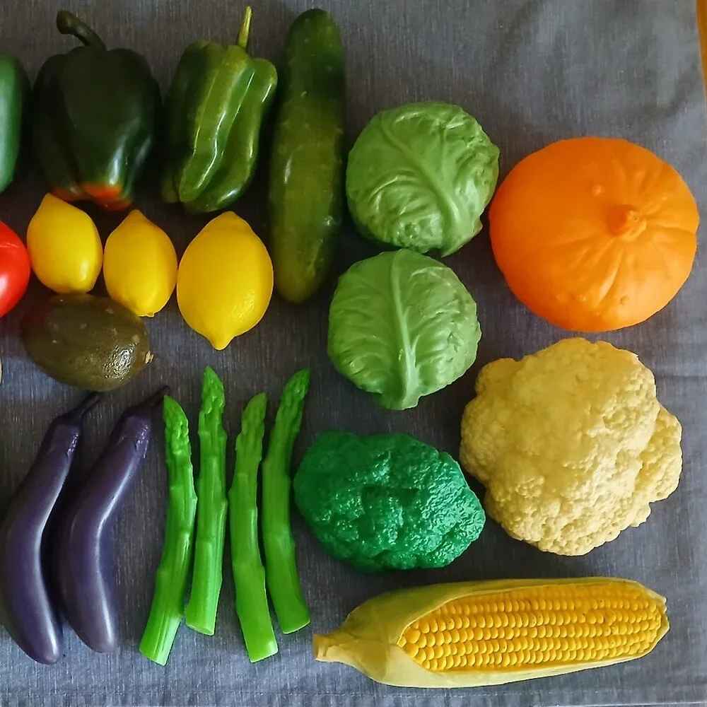 Pretend Foods Fruits & Vegetables x 31 pieces New